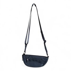 lululemon athletica Black All Night Micro 2L Crossbody Festival Bag